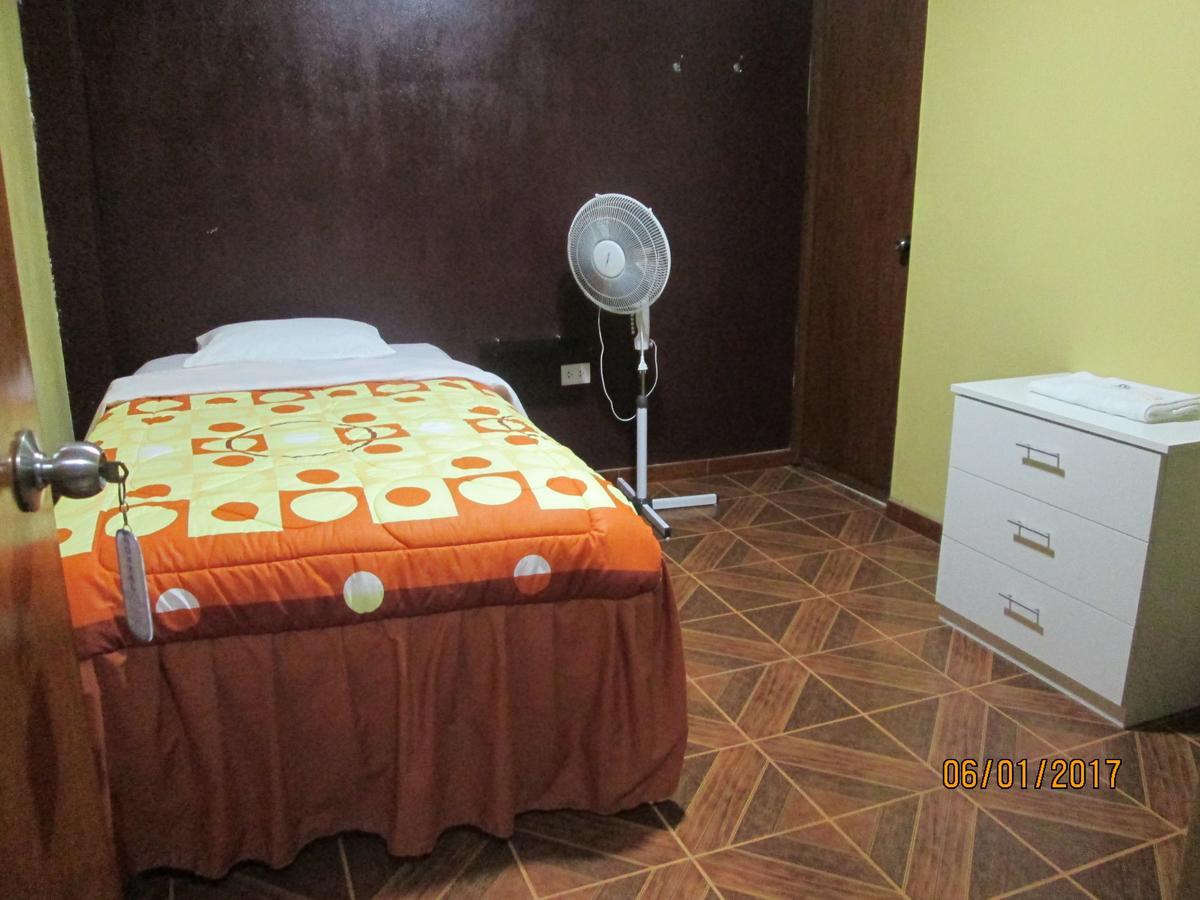 Hostal Caprichos Huacho Exterior photo