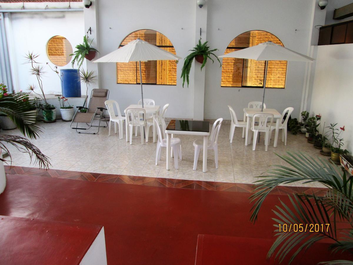 Hostal Caprichos Huacho Exterior photo