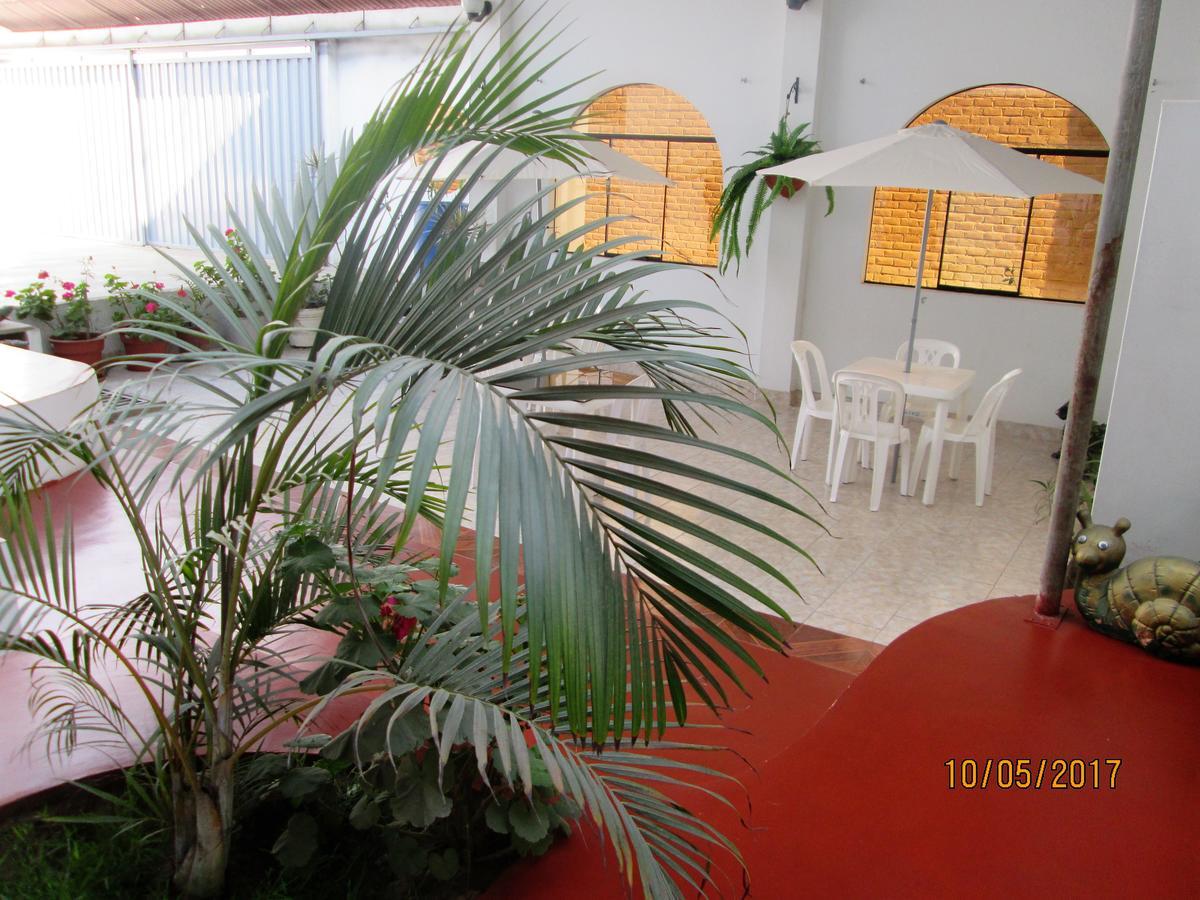 Hostal Caprichos Huacho Exterior photo