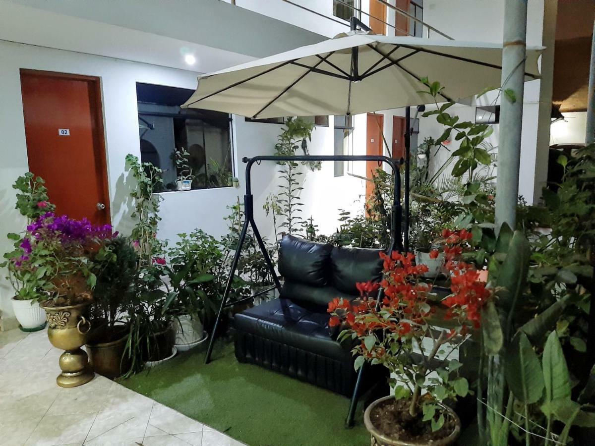 Hostal Caprichos Huacho Exterior photo